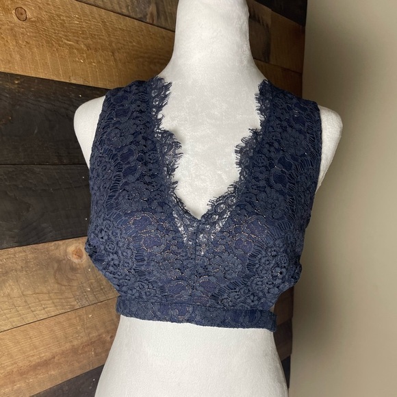 Charlotte Russe Lace Y2K Cropped Top in Navy Blue Size Medium - Picture 1 of 4